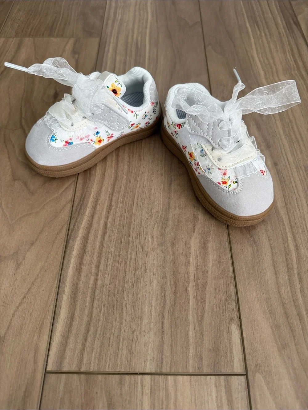 Kids Floral Accent White and Brown Sneakers